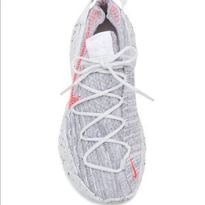 Knitted low top sneakers